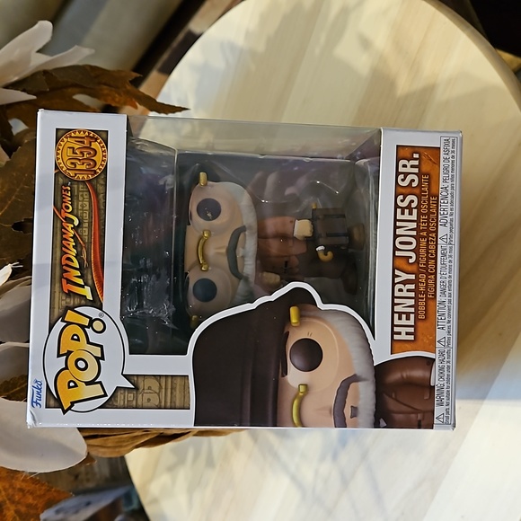 NWP Set of 2 Funko Pops #1351 & #1354 Henry Jones Sr & Marion Ravenwood - Picture 8 of 12